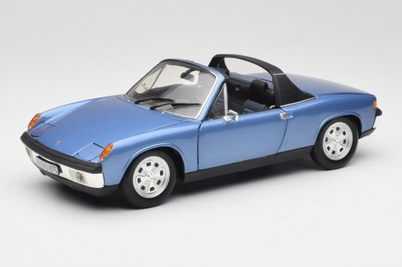 Porsche 914 ブルー Revell 1:18 08975 メタル