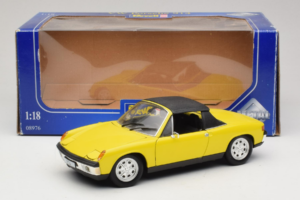 Porsche 914 イエロー Revell 1:18 8976 メタル - 画像 8/8