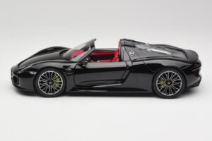 Porsche 918 Spyder バサルト ブラック メタリック Minichamps 1:18 110062431 メタル - 画像 4/8