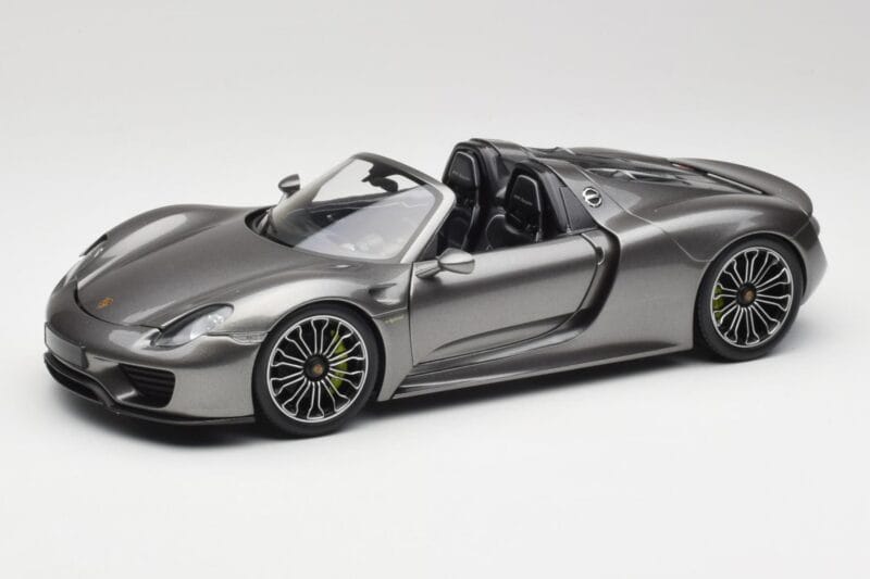 Porsche 918 Spyder リキッドメタル シルバー Minichamps 1:18 110062430 メタル