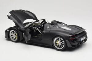 Porsche 918 Spyder Weissach Package Matt Black Minichamps 1:18 110062444 メタル - 画像 5/8