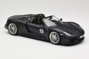 Porsche 918 Spyder Weissach Package Matt Black Minichamps 1:18 110062444 メタル - 画像 6/8