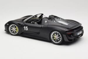 Porsche 918 Spyder Weissach Package Matt Black Minichamps 1:18 110062444 メタル - 画像 7/8