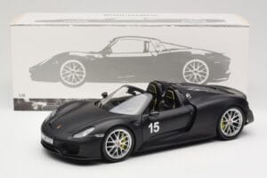 Porsche 918 Spyder Weissach Package Matt Black Minichamps 1:18 110062444 メタル - 画像 8/8