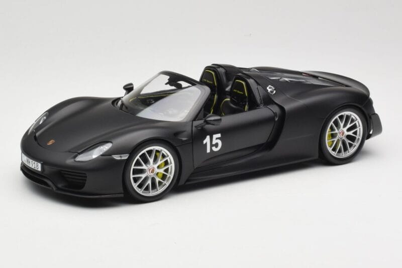 Porsche 918 Spyder Weissach Package Matt Black Minichamps 1:18 110062444 メタル