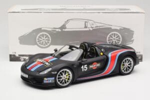 Porsche 918 Spyder Weissach Package Matt Black With Martini Stripes Minichamps 1:18 110062445 メタル - 画像 8/8