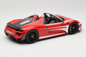Porsche 918 Spyder Weissach Package レッド ホワイト ストライプ Minichamps 1:18 110062442-O1 メタル - 画像 3/8