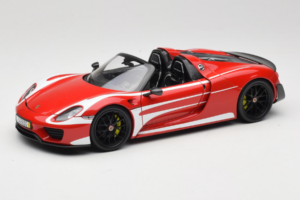 Porsche 918 Spyder Weissach Package レッド ホワイト ストライプ Minichamps 1:18 110062442-O1 メタル