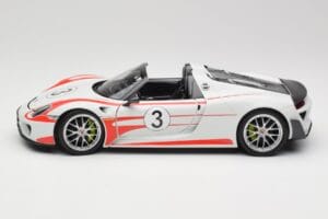 Porsche 918 Spyder Weissach Package Salzburg Minichamps 1:18 110062441 メタル - 画像 4/8