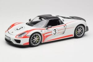 Porsche 918 Spyder Weissach Package Salzburg Minichamps 1:18 110062441 メタル