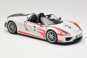 Porsche 918 Spyder Weissach Package Salzburg Minichamps 1:18 110062441 メタル - 画像 6/8