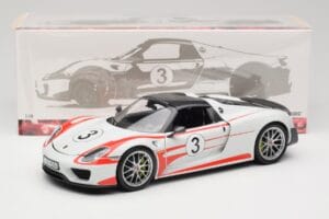 Porsche 918 Spyder Weissach Package Salzburg Minichamps 1:18 110062441 メタル - 画像 8/8