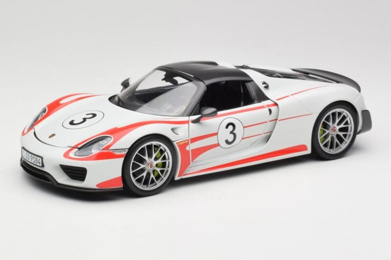 Porsche 918 Spyder Weissach Package Salzburg Minichamps 1:18 110062441 メタル