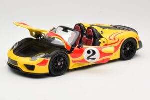 Porsche 918 Spyder Weissach Package イエロー ストライプ Minichamps 1:18 110062446 メタル - 画像 2/8