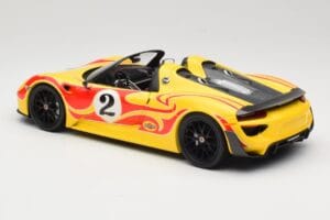 Porsche 918 Spyder Weissach Package イエロー ストライプ Minichamps 1:18 110062446 メタル - 画像 7/8