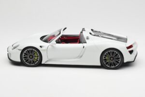 Porsche 918 Spyder ホワイト Minichamps 1:18 110062436 メタル - 画像 4/8