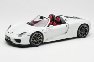 Porsche 918 Spyder ホワイト Minichamps 1:18 110062436 メタル
