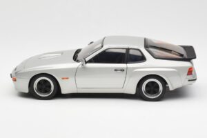 Porsche 924 Carrera GT ダイヤモンドシルバー AUTOart 1:18 78002 メタル - 画像 4/8