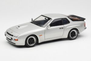 Porsche 924 Carrera GT ダイヤモンドシルバー AUTOart 1:18 78002 メタル
