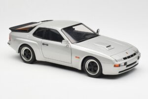 Porsche 924 Carrera GT ダイヤモンドシルバー AUTOart 1:18 78002 メタル - 画像 6/8