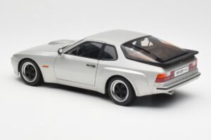 Porsche 924 Carrera GT ダイヤモンドシルバー AUTOart 1:18 78002 メタル - 画像 7/8