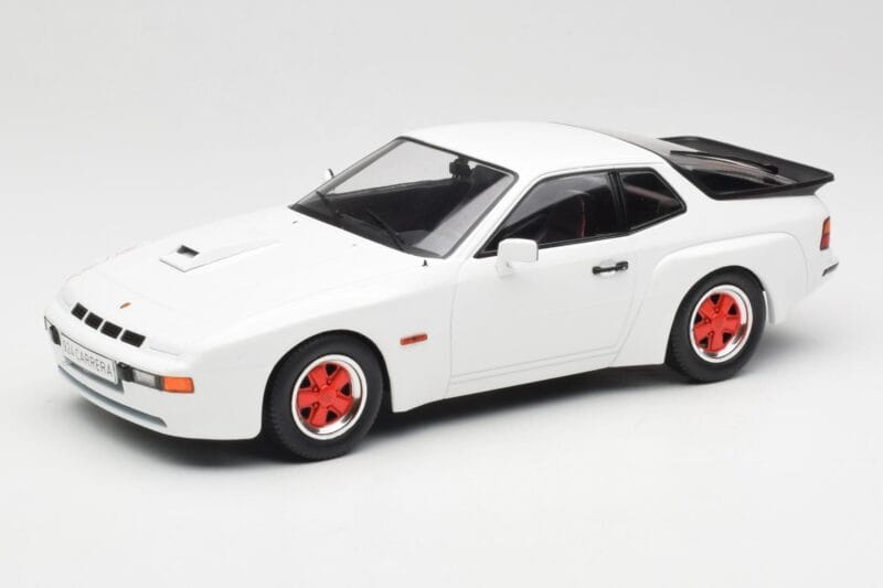 Porsche 924 Carrera GT ホワイト & レッドホイール MCG 1:18 MCG18303 メタル