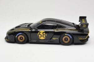 Porsche 935/19 ブラック ゴールドストライプ Minichamps 1:18 155067568 メタル - 画像 3/6