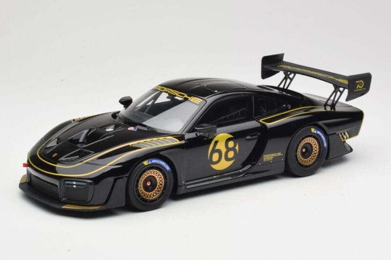 Porsche 935/19 ブラック ゴールドストライプ Minichamps 1:18 155067568 メタル