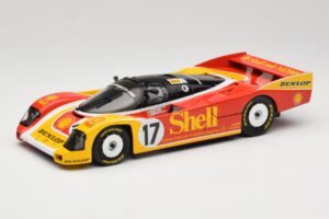 Porsche 962C Group C #17 D. Bell / H-J. Stuck / K. Ludwig 24 Hours of Le Mans 1988 Universal Hobbies 1:18 4704 メタル