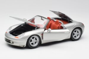 Porsche Boxster 986 シルバー Maisto 1:18 37800-M3 メタル - 画像 2/8