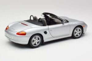 Porsche Boxster 986 カブリオレ アークティックシルバーメタリック UT Models 1:18 27852 メタル - 画像 3/8
