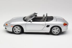 Porsche Boxster 986 カブリオレ アークティックシルバーメタリック UT Models 1:18 27852 メタル - 画像 4/8
