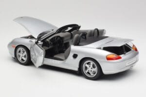 Porsche Boxster 986 カブリオレ アークティックシルバーメタリック UT Models 1:18 27852 メタル - 画像 5/8