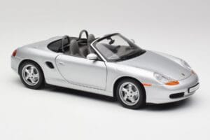 Porsche Boxster 986 カブリオレ アークティックシルバーメタリック UT Models 1:18 27852 メタル - 画像 6/8