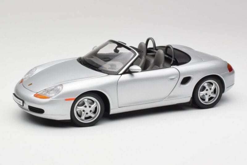 Porsche Boxster 986 カブリオレ アークティックシルバーメタリック UT Models 1:18 27852 メタル
