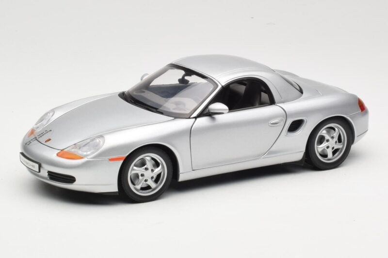 Porsche Boxster 986 Hard Top シルバー UT Models 1:18 Porsche Boxster 986 Hard Top シルバー UT Models 1:18 27854 メタル