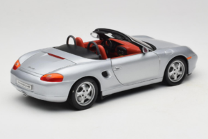 Porsche Boxster S 986 シルバー UT Models 1:18 WAP021007 メタル - 画像 3/8