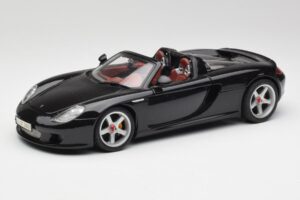 Porsche Carrera GT ブラック Maisto 1:18 36665 メタル