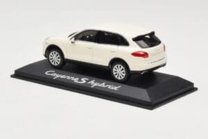 Porsche Cayenne 958 S Hybrid ホワイト Minichamps 1:43 WAP0200040B メタル - 画像 3/4