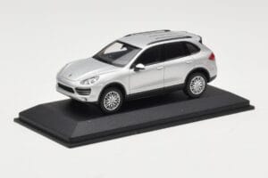 Porsche Cayenne 958 シルバー Minichamps 1:43 WAP0200020B メタル - 画像 2/4