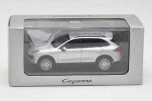 Porsche Cayenne 958 シルバー Minichamps 1:43 WAP0200020B メタル - 画像 4/4