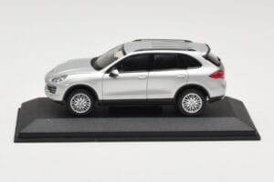 Porsche Cayenne 958 シルバー Minichamps 1:43 WAP0200020B メタル