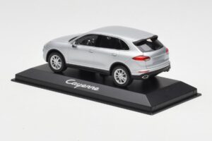 Porsche Cayenne 958 シルバー Minichamps 1:43 WAP0200020E メタル - 画像 3/4