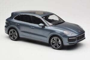 Porsche Cayenne 958 Turbo S Blue Metallic Minichamps 1:18 155066071 メタル - 画像 4/6