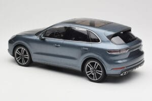 Porsche Cayenne 958 Turbo S Blue Metallic Minichamps 1:18 155066071 メタル - 画像 5/6