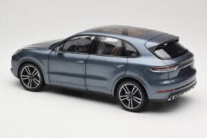 Porsche Cayenne 958 Turbo S Blue Metallic Minichamps 1:18 110066070 メタル - 画像 7/8