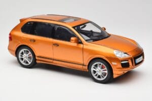 Porsche Cayenne GTS Lava Orange Norev 1:18 187535 メタル - 画像 6/8