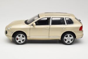 Porsche Cayenne S 955 ベージュ Maisto 1:18 WAPC2100213 メタル - 画像 4/8