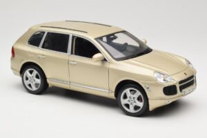 Porsche Cayenne S 955 ベージュ Maisto 1:18 WAPC2100213 メタル - 画像 6/8