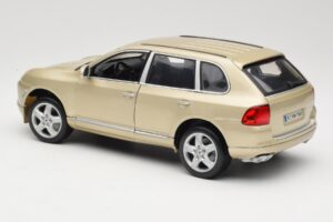 Porsche Cayenne S 955 ベージュ Maisto 1:18 WAPC2100213 メタル - 画像 7/8
